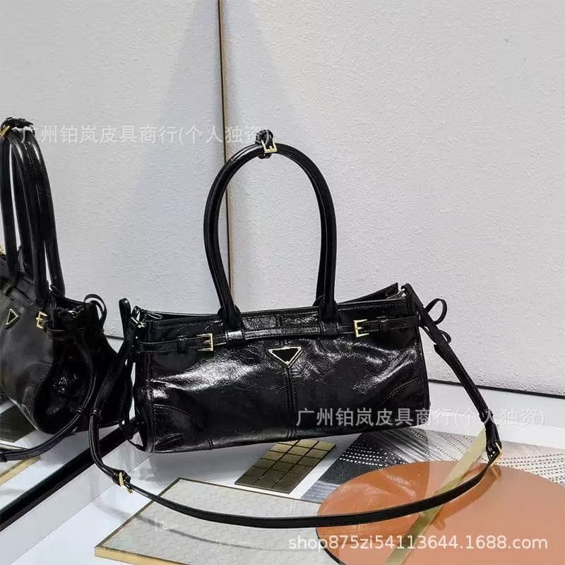 Cross-border supply 2026 new P-style Lus Solf oil wax leather handbag underarm baguette bag genuine leather tote bag