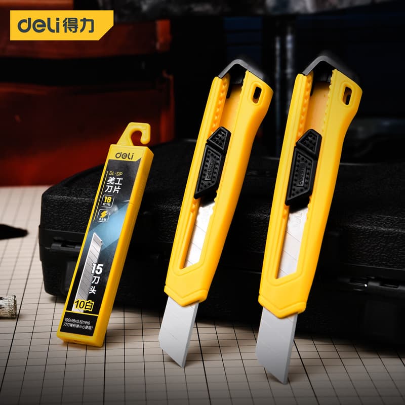 Deli 3-Piece Set Large Utility Knife Plastic Shell Wallpaper Knife Carpet Knife 18mm 2 Knives + Blades DL018B-3