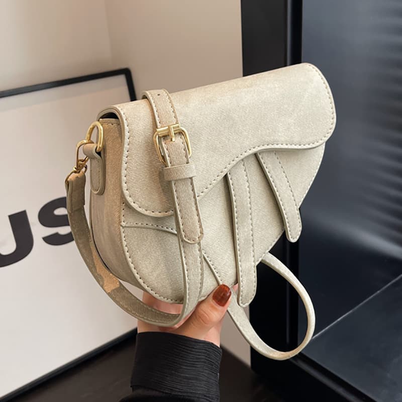 Niche Design Fashion Bag for Women Versatile 2023 New Retro Shoulder Crossbody Bag Premium Casual Saddle Bag