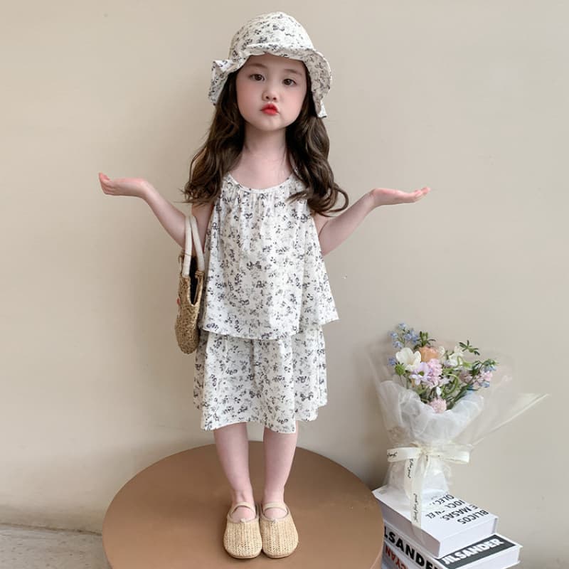Girls' Thin Strap Dress Summer 2026 New Children's Summer Baby Beautiful Cotton Floral Dress