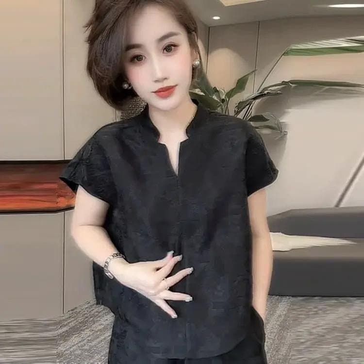 2026 Summer New Fashion Versatile Shimmering Jacquard V-Neck Short-Sleeve Shirt + Pants Two-Piece Set for Women