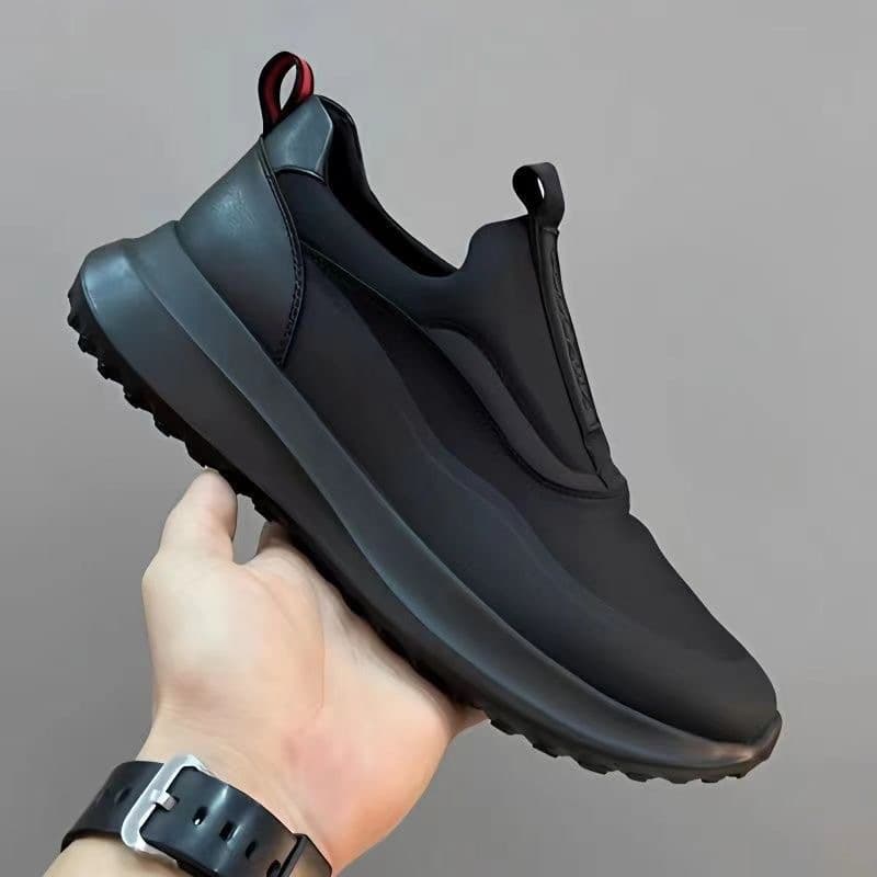 Men's Simple Black Soft Bottom Casual Slip-On Shoes Lightweight Round Toe Sports Low Help Breathable Wear-Resistant Rubber Sole
