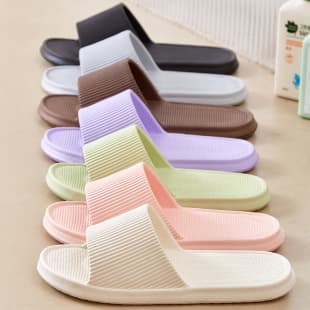 Popular Home Slippers Men's Summer Sandals Women's Hotel Lightweight Shower Slippers with Cloud-Like Feel