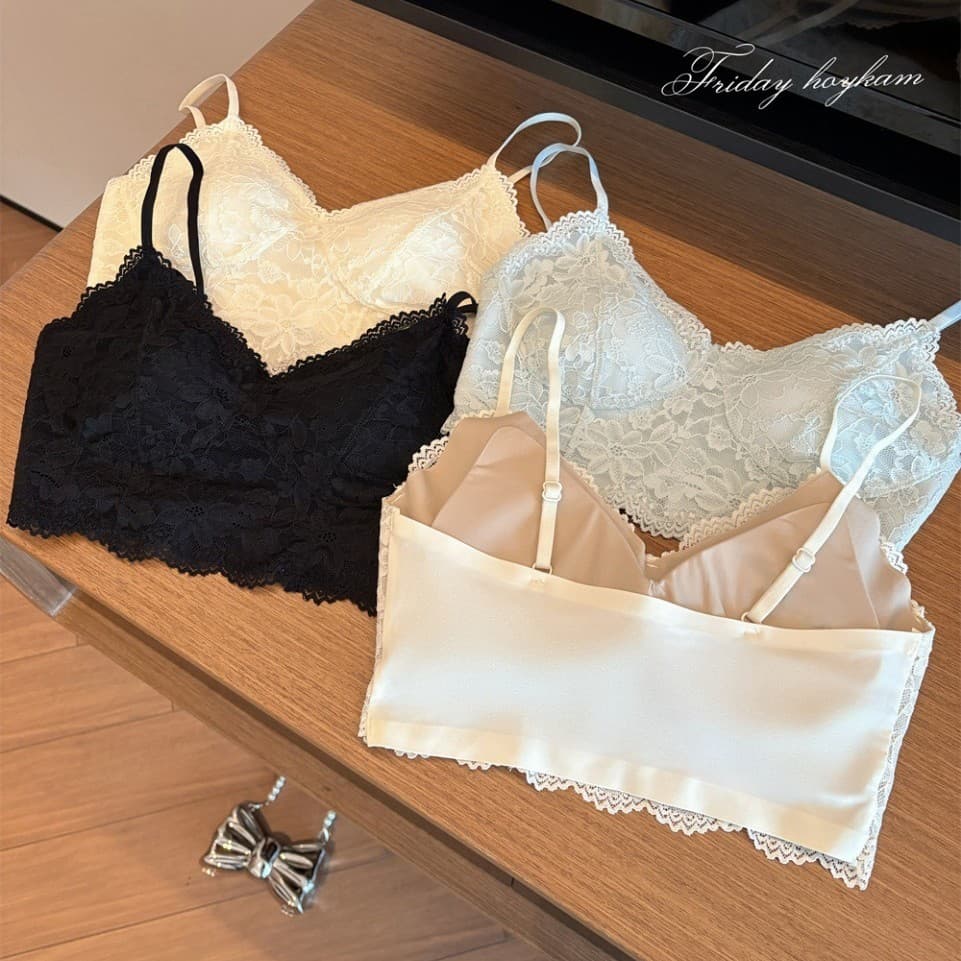 New Summer Ice Silk Seamless Naked Feel Lace Trim Sexy Camisole Tube Top with Built-in Pads for Women