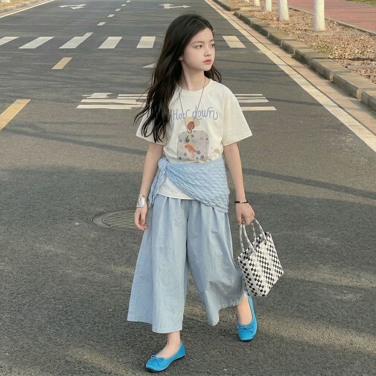 Girls, older children, good-looking and beautiful suits, new junior high school girls, casual wide-leg pants, children's clothing, summer two-piece set