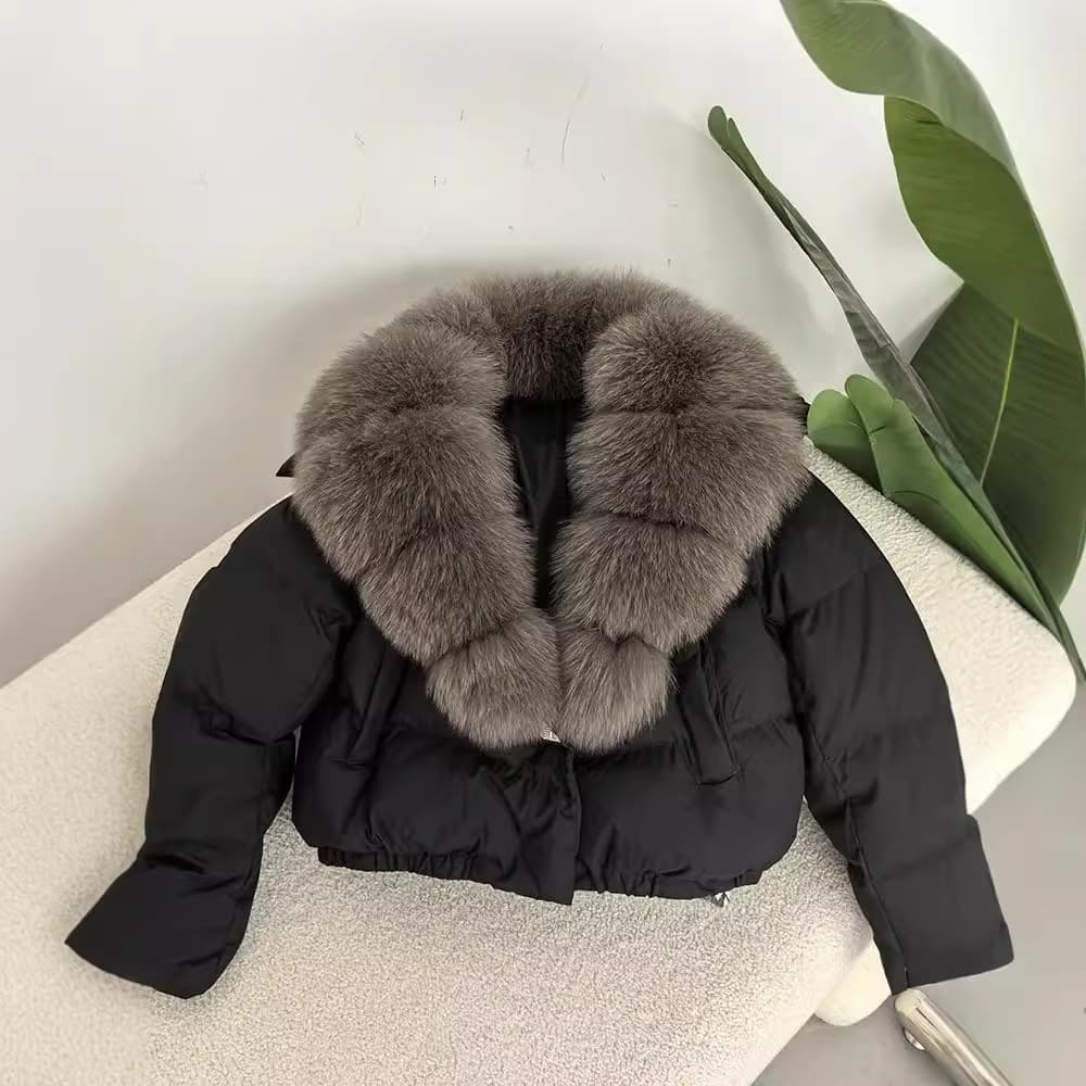 26 Winter New Style Women's Short Warm Down Jacket, Petite Fashionable with Oversized Real Fox Fur Collar