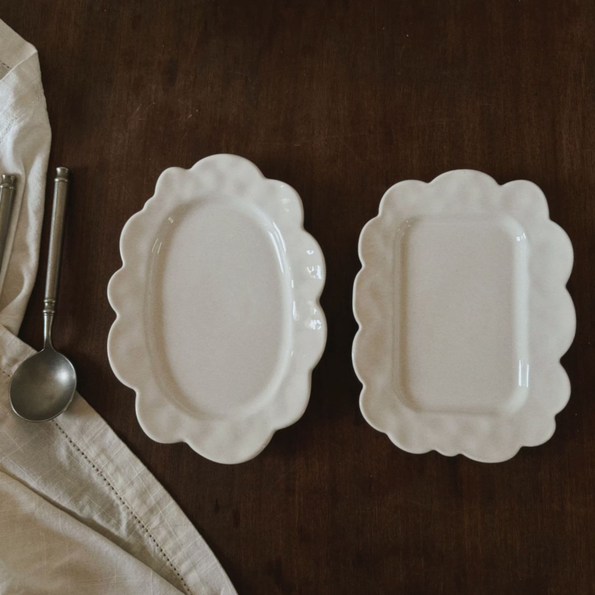 Japanese-style cloud plate, irregular scalloped ceramic plate, dessert plate, breakfast plate, cake plate, Western food plate
