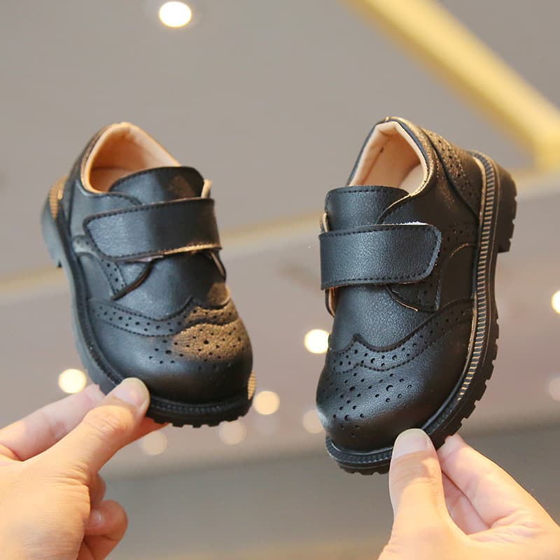2025 New Hook-and-Loop Unisex Children's Leather Shoes Retro British Style Hollow-Out Kids Soft Sole Leather Shoes