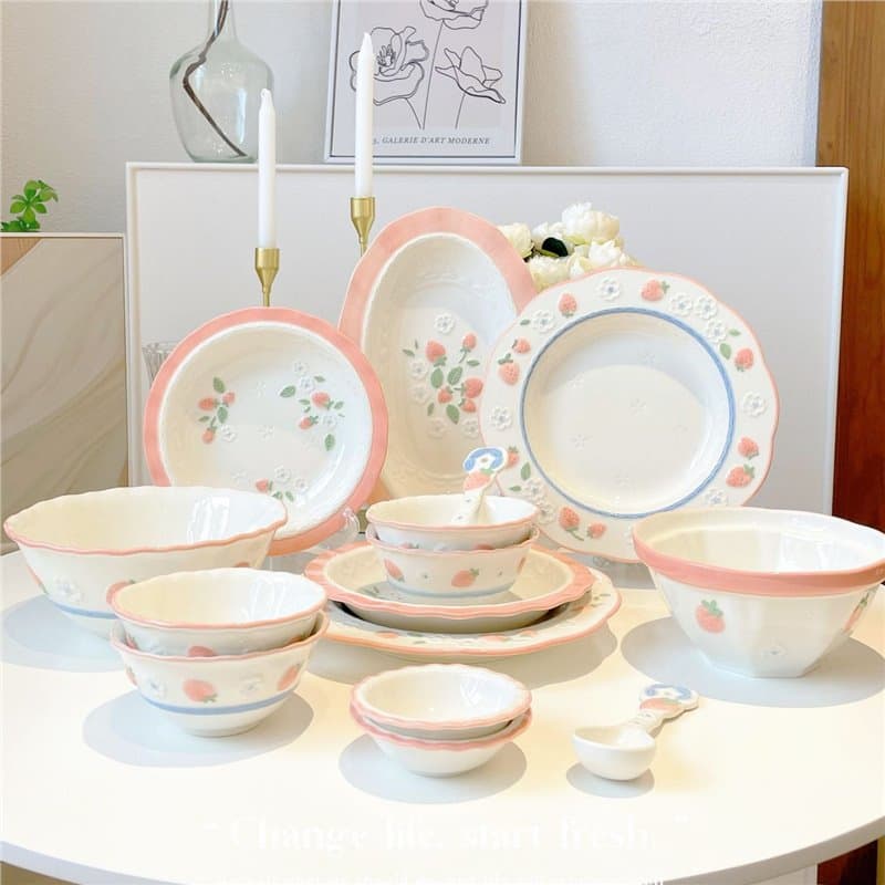 Cute Strawberry Ceramic Bowls and Plates Pink Girl Style Underglaze Color Home Use Rice Bowl Soup Bowl Vegetable Plate Baking Dish