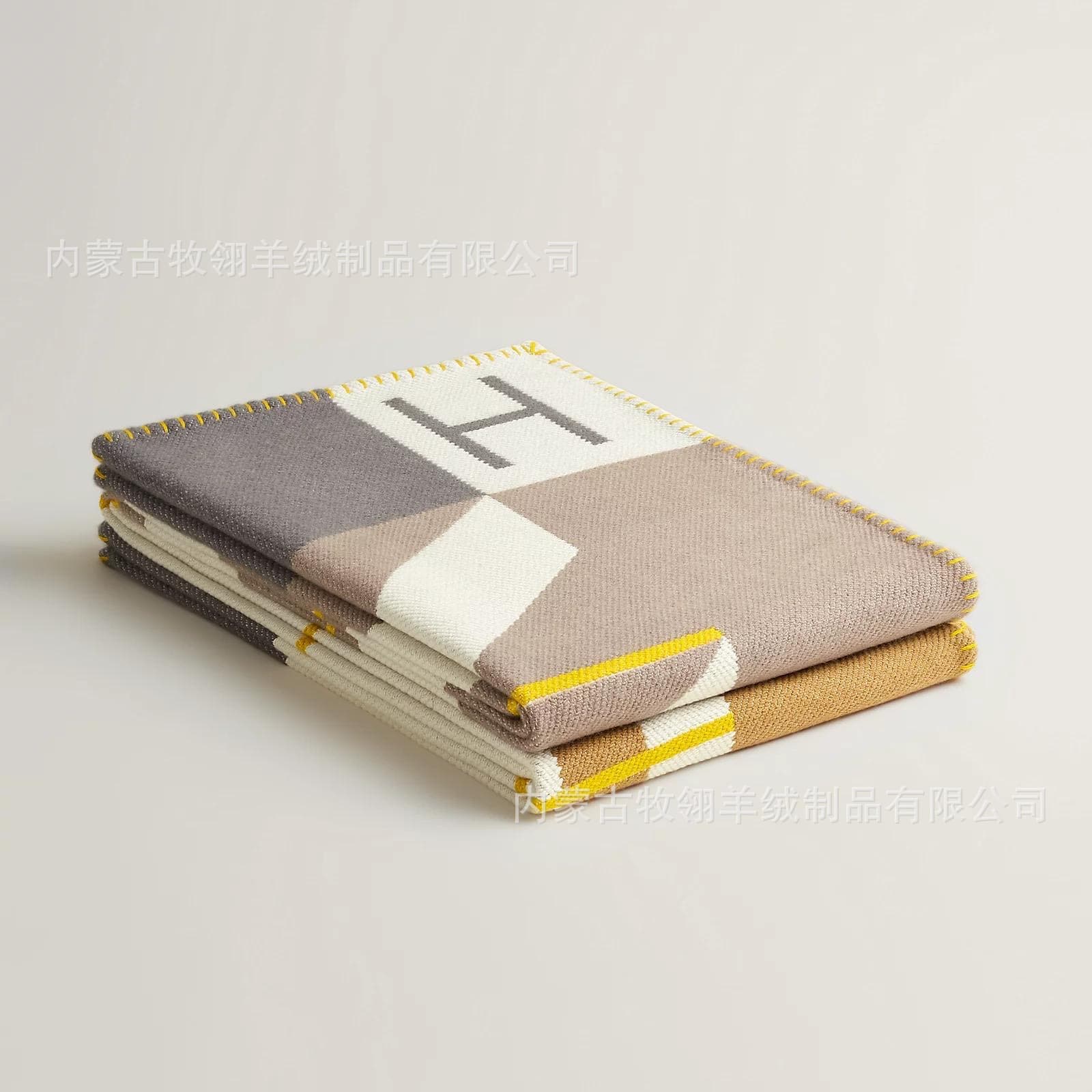 Wool blanket with inlaid stripes and fringe style
