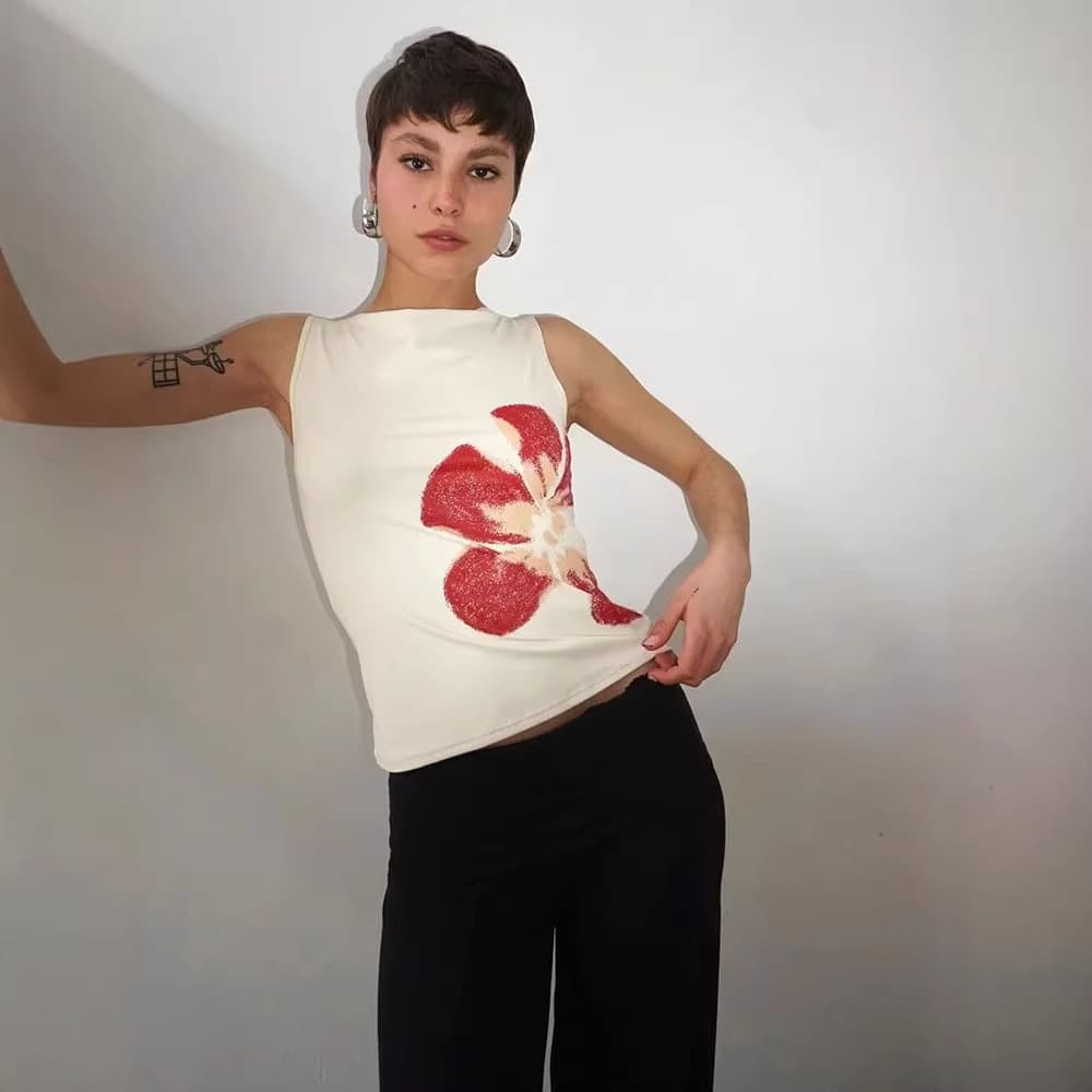 Round neck printed slim fit top for women