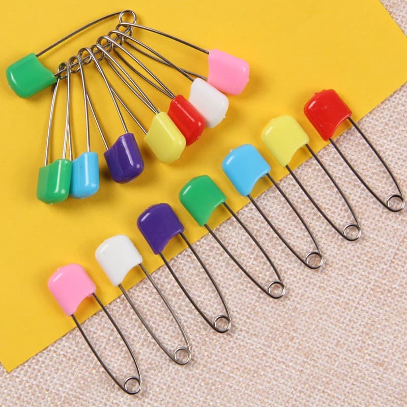 Baby safety pin large and small anti-rebound safety pin buckle quilt curtain sleeve saliva towel fixed pin