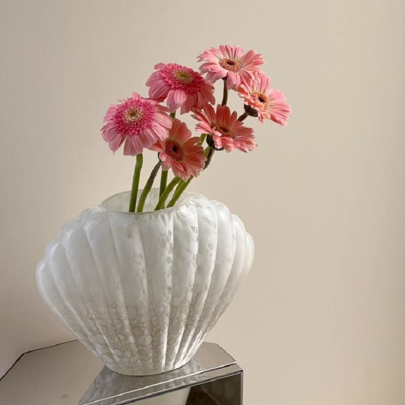 Ins style shell glass vase light luxury flower arrangement ornaments high-end niche home decoration vase entrance ornaments