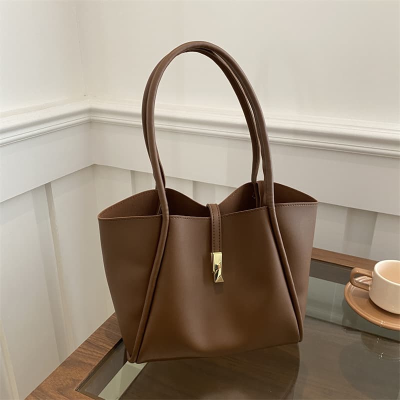 Simple and stylish women's handbag, 2026 winter new trend, large-capacity tote bag for commuting, vintage women's bag