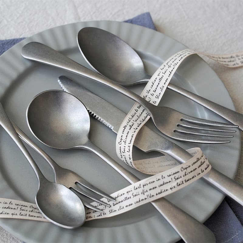 Japanese-style distressed 304 stainless steel vintage Western-style cutlery set, steak knife, fork, and spoon set.