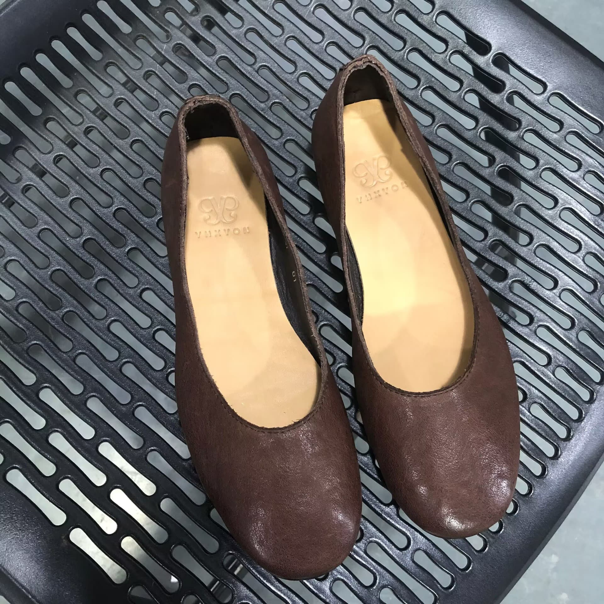Low-top shoes 2026 autumn new women's shoes flat shoes retro low-top shoes slip-on lazy shoes shallow mouth single shoes for women