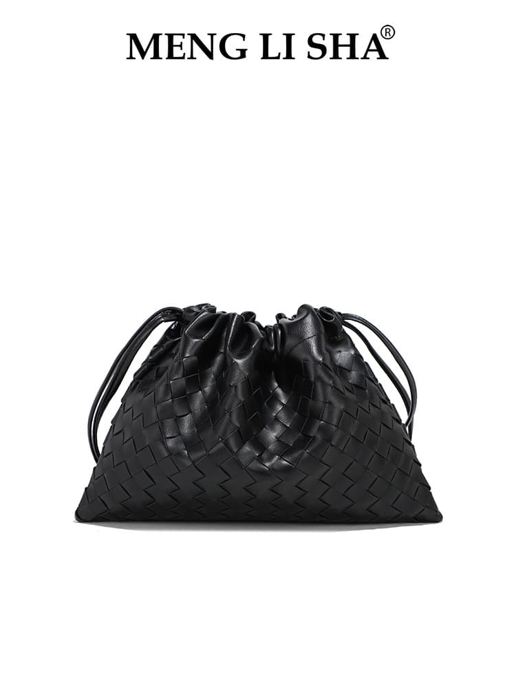 Korean high-end one-shoulder armpit woven pleated cloud bag for women's commuting, versatile hand carry, cross-body drawstring garbage bag