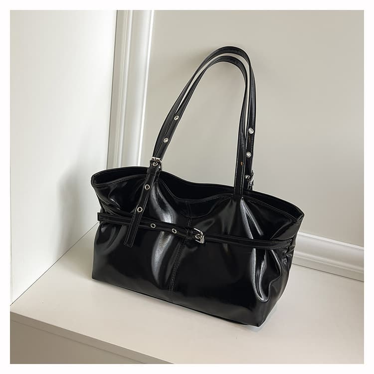 2025 Autumn/Winter New Underarm Bag Large Capacity Commute Solid Color Retro Korean Belt Buckle Handheld Shoulder Bag Drop Shipping