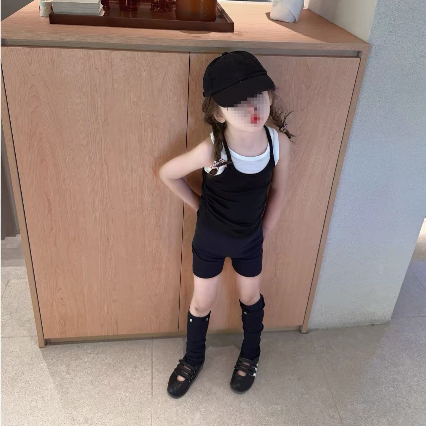 Girls suit summer thin new style fashionable black shorts black fake two-piece vest trend 0056A091