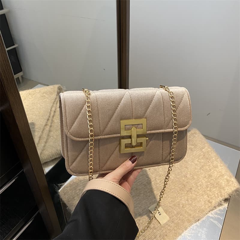 Simple and stylish crossbody bag, niche casual velvet small square bag for women, 2025 summer new trendy versatile single shoulder bag