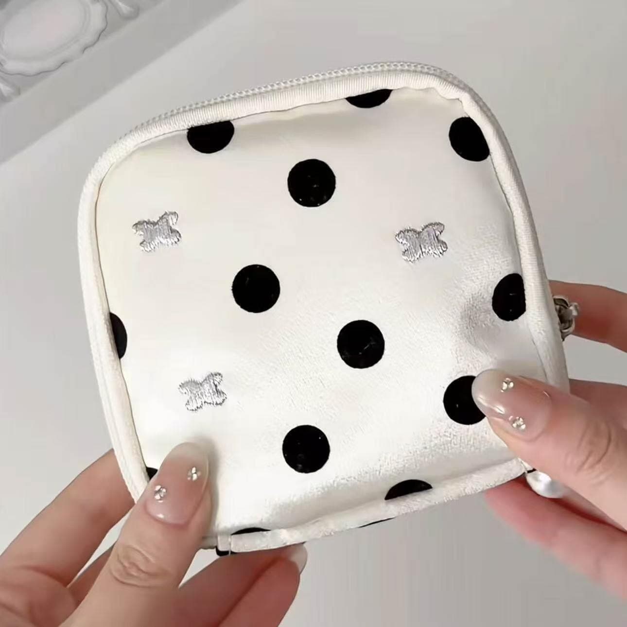 Black and White Polka Dot Embroidered Butterfly Toast Storage Bag Portable Travel Jewelry Pouch Lipstick Organizer Cosmetic Coin Purse