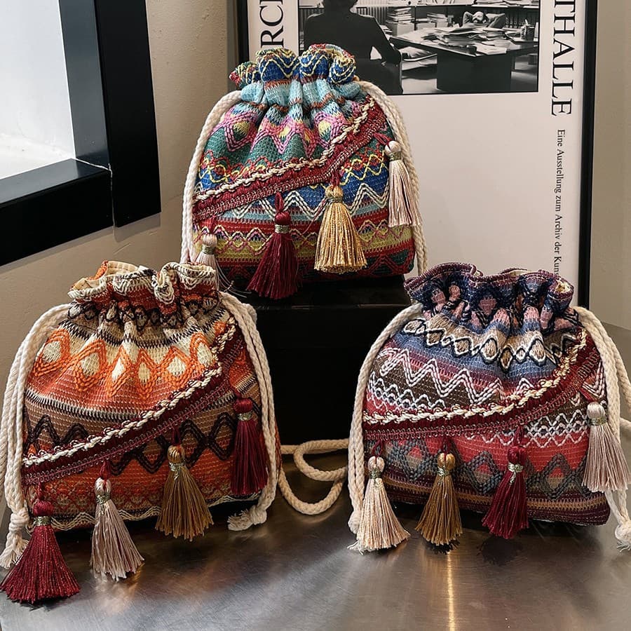 Girly Ethnic Style Shoulder Crossbody Bag Fringe Drawstring Pouch Women's 2024 New Versatile Water Bucket Bag Exotic