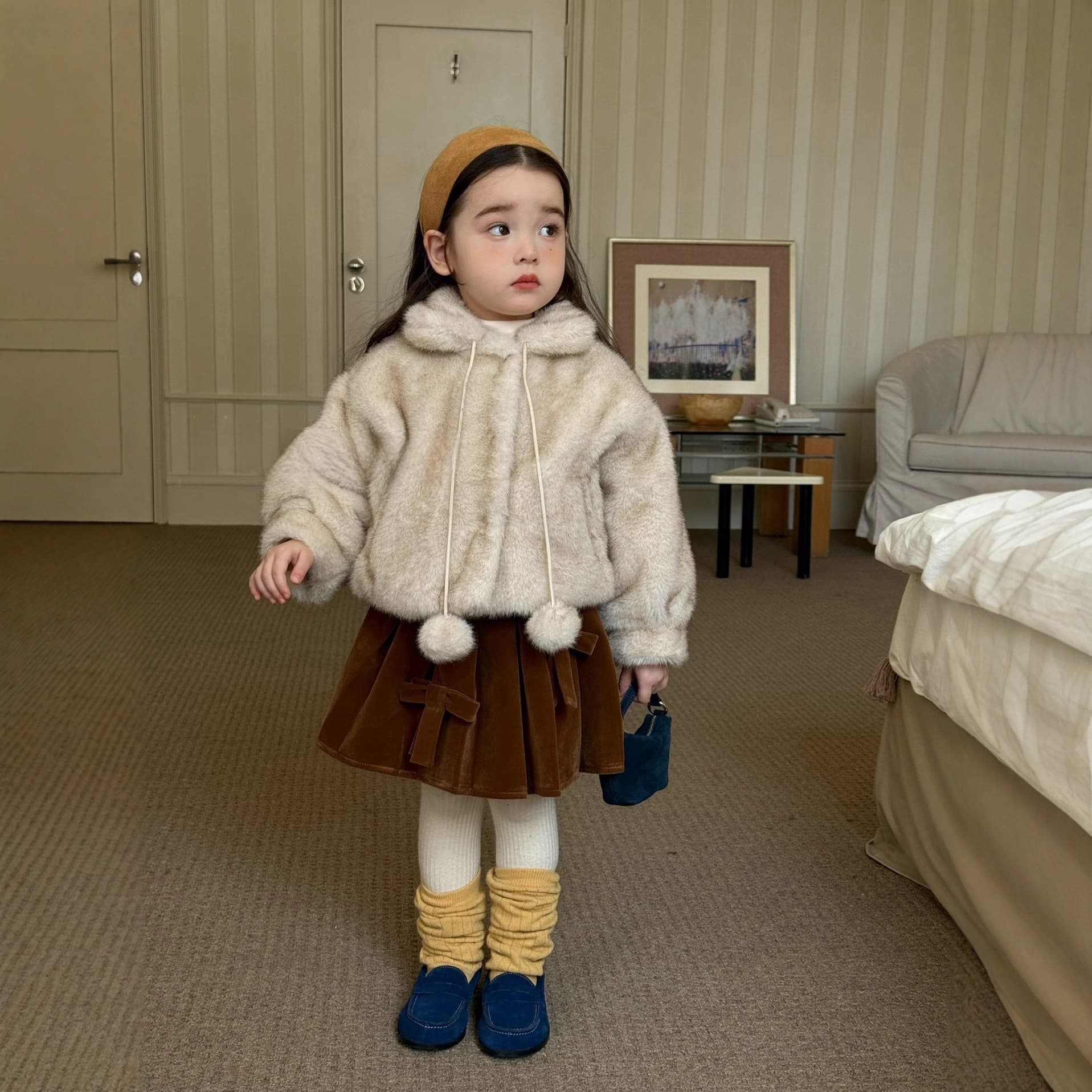 2025 Winter New Style Korean Style Hooded Fur Coat for Girls, High-Quality Fleece Lined Thickened Faux Fur Top