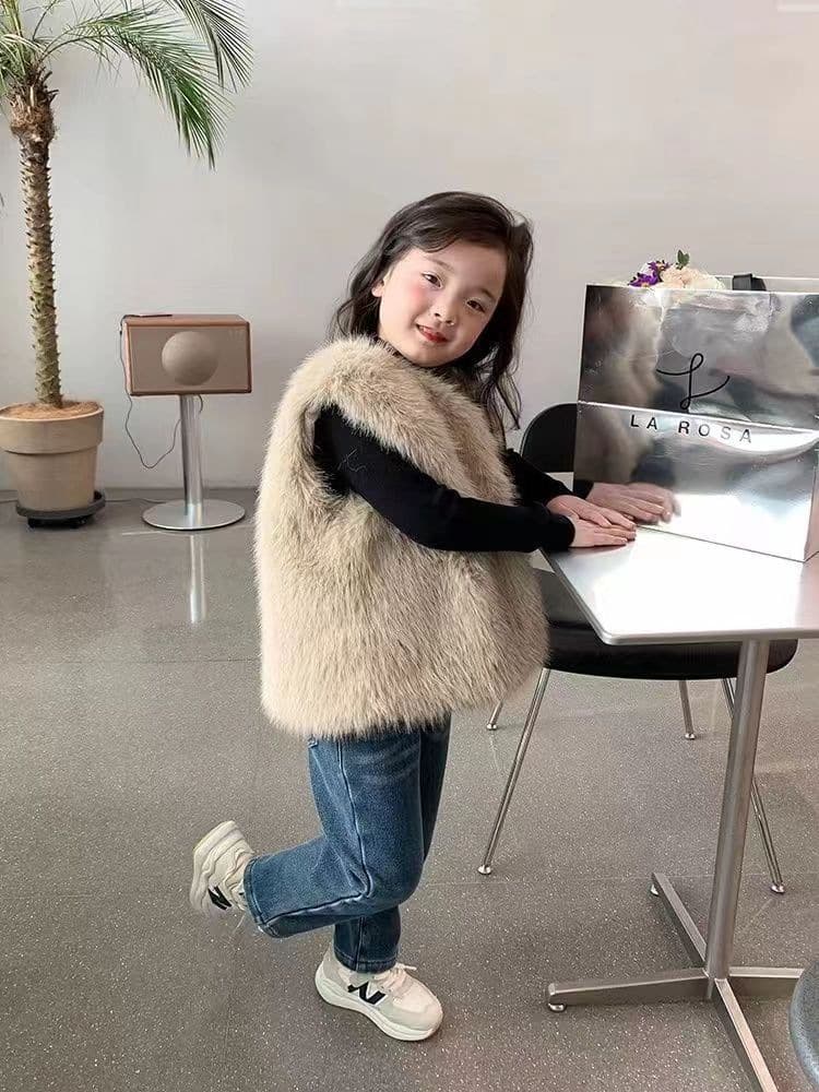 2025 New Girls Fur Vest Kids Faux Fox Fur Winter Sleeveless Jacket for Toddlers Stylish