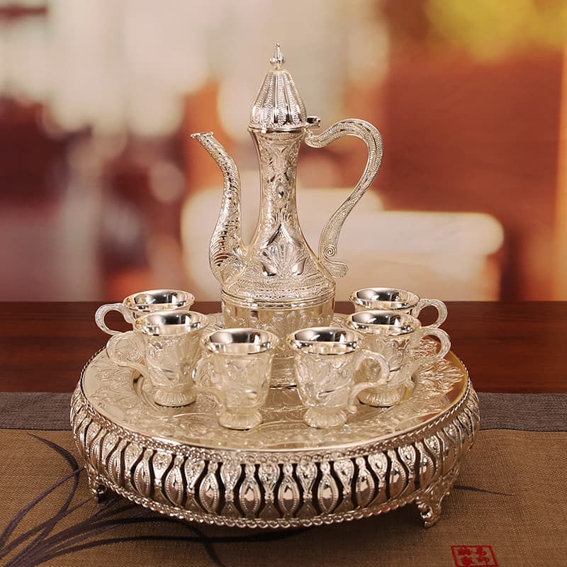 Luxurious high-end wine set, six cups, one pot and one plate, European and American simple hotel restaurant gift creative high-foot wine glass