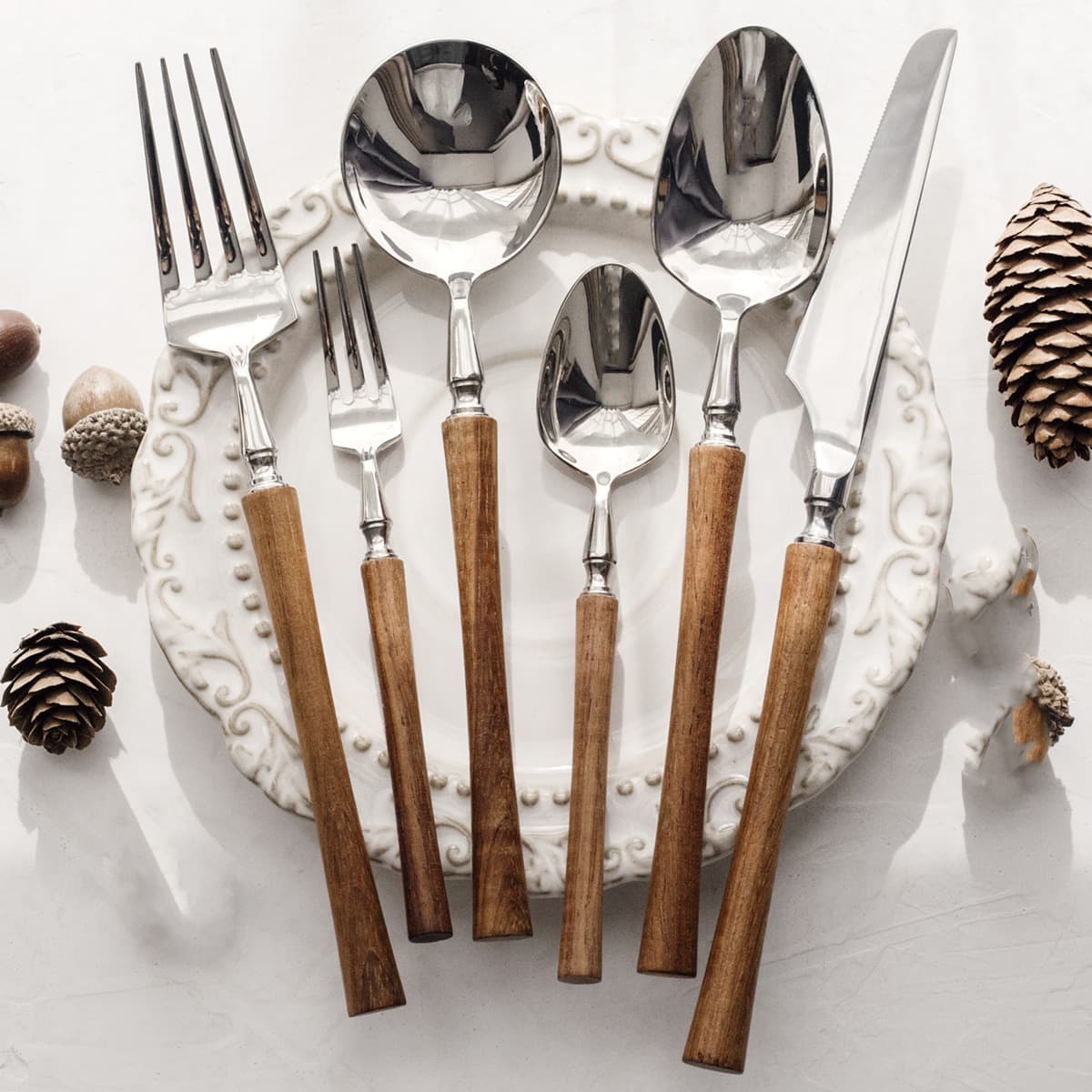 Cross-border exclusive ins 304 stainless steel spoon Western restaurant hotel rosewood handle slim waist knife fork chicken wing wood spoon