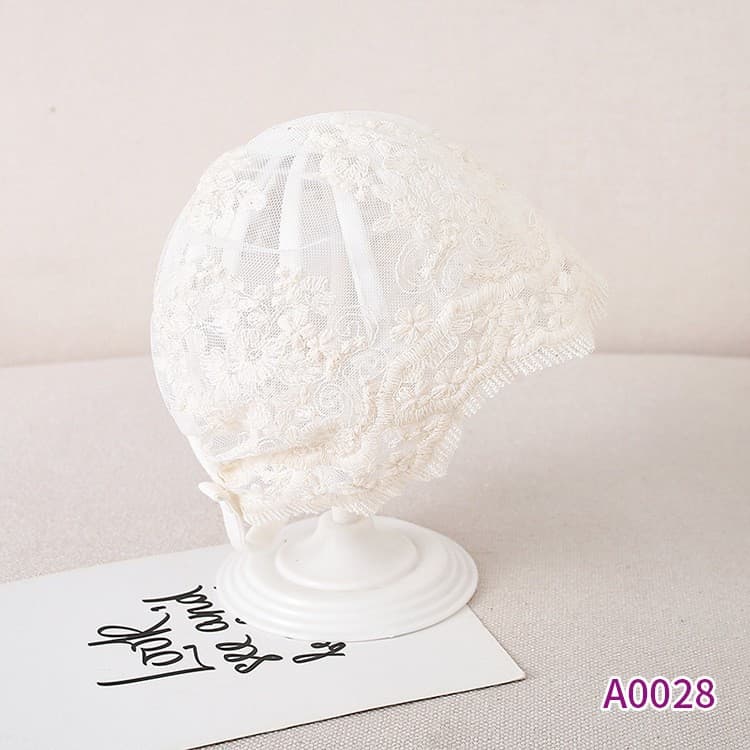 New children's hat for girls, versatile for outings, with lace trim, sweet and cute princess hat.