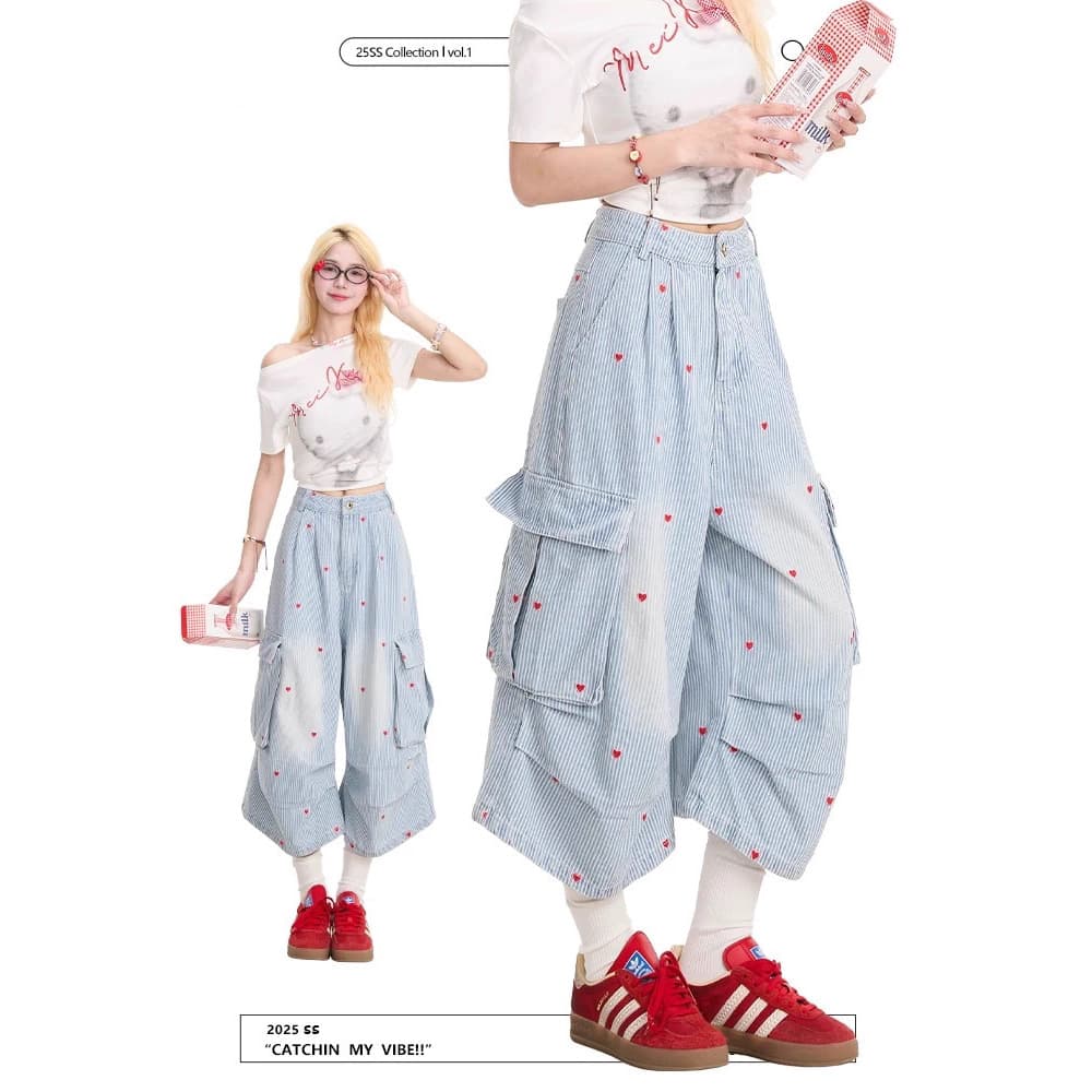 Heart Print Design Denim Capri Pants for Women Summer Sweet and Edgy Pleated Multi-Pocket Loose Cargo Shorts