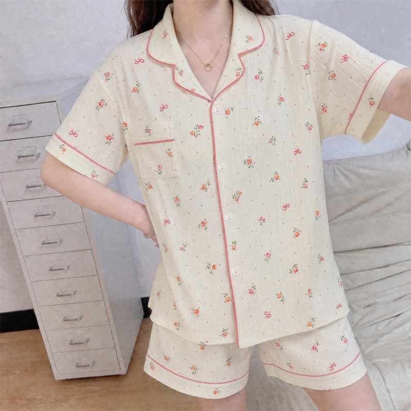 Rustic Girl Crinkle Pajama Set for Women Summer Floral Print Homewear Sweet Cardigan Short Sleeve Shorts Set Wholesale