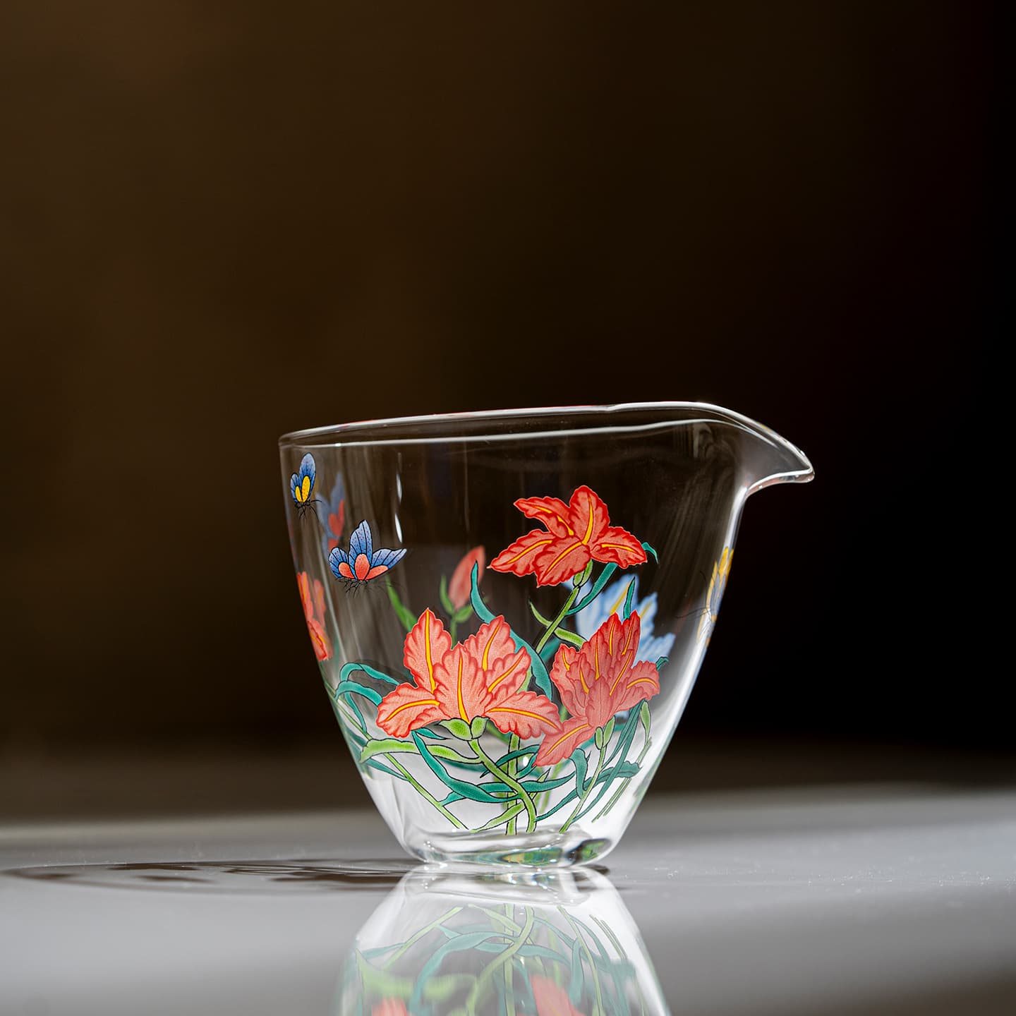 Ruili iris flower glass tea dispenser heat-resistant and high-temperature-resistant fair cup tea sea cup high-value household even cup