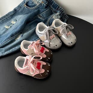 2026 New Girls Sports Shoes Children Casual Skate Shoes Baby Cartoon Shoes Girls German Training Shoes Retro Spring