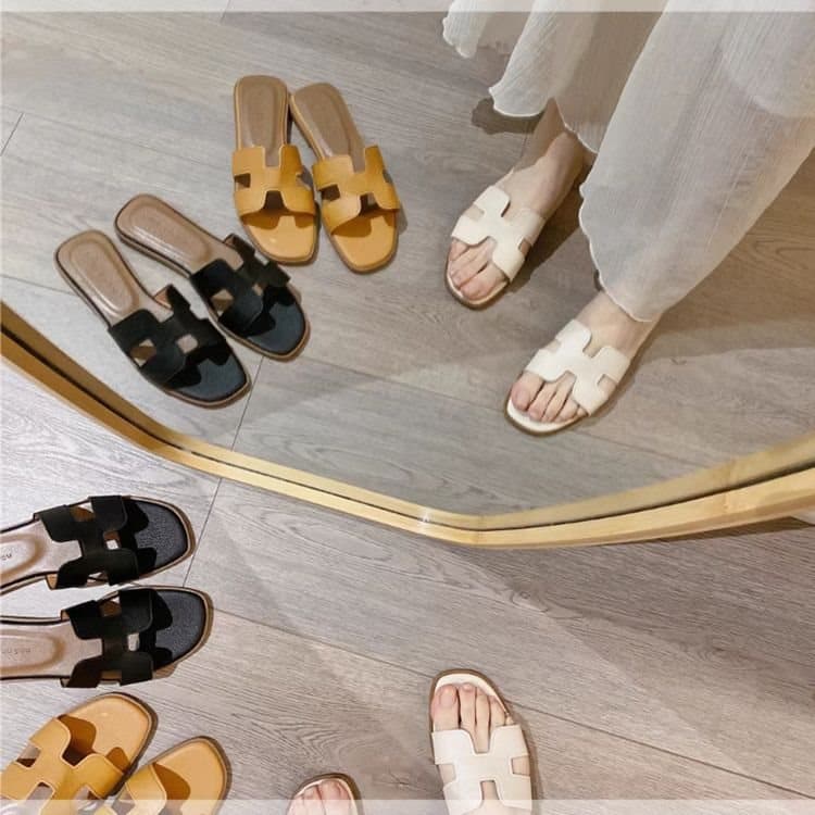 Trendy Women's Summer Slippers 2026 New Korean Style Versatile Non-Slip Soft Sole Slide Sandals