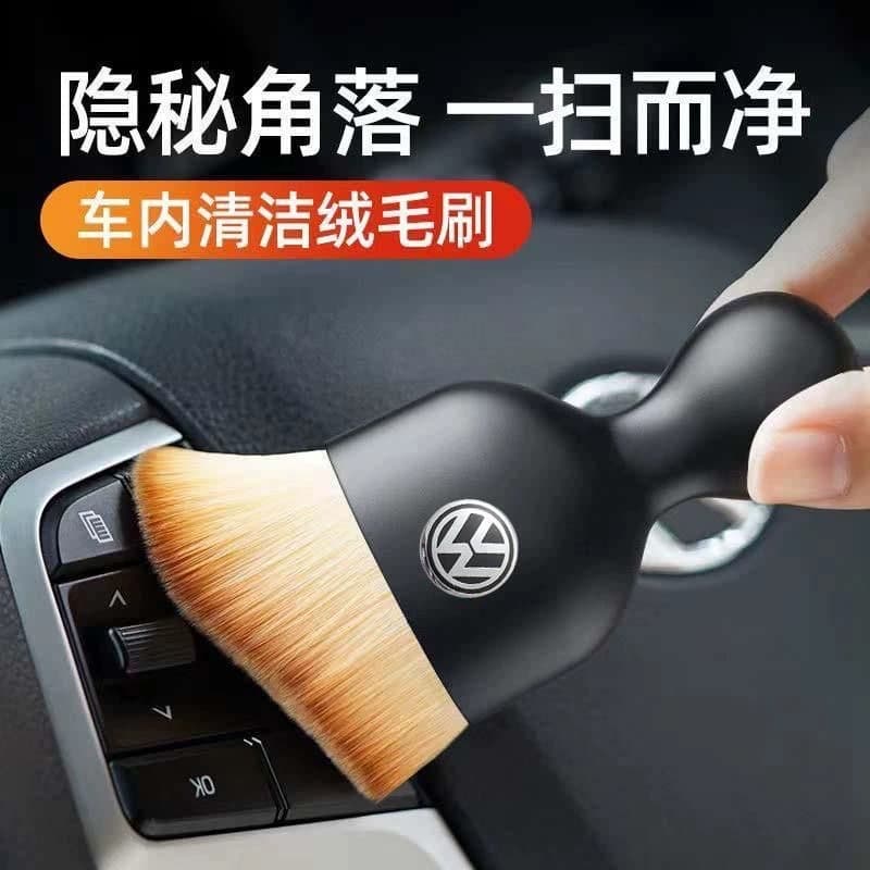 Car Logo Interior Cleaning Tool Air Vent Brush for Car Use Soft Interior Gap Dust Removal Brush