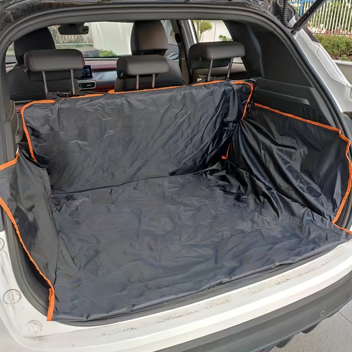 Universal factory car trunk pet mats, removable, waterproof, and scratch-resistant pet seat pads.