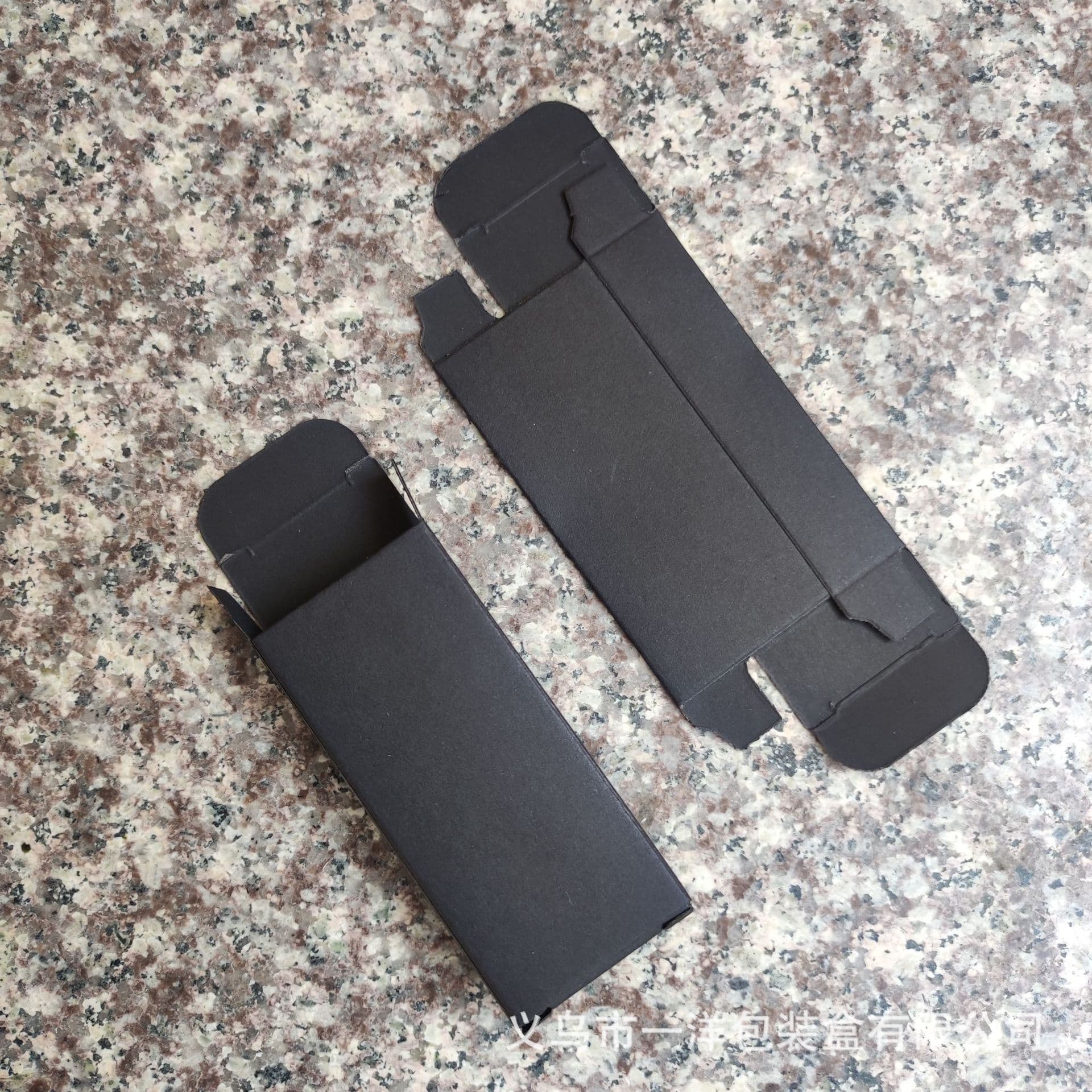 Spot black 400g cardboard packaging box Small black box spot solid color packaging box gift box folding carton packaging