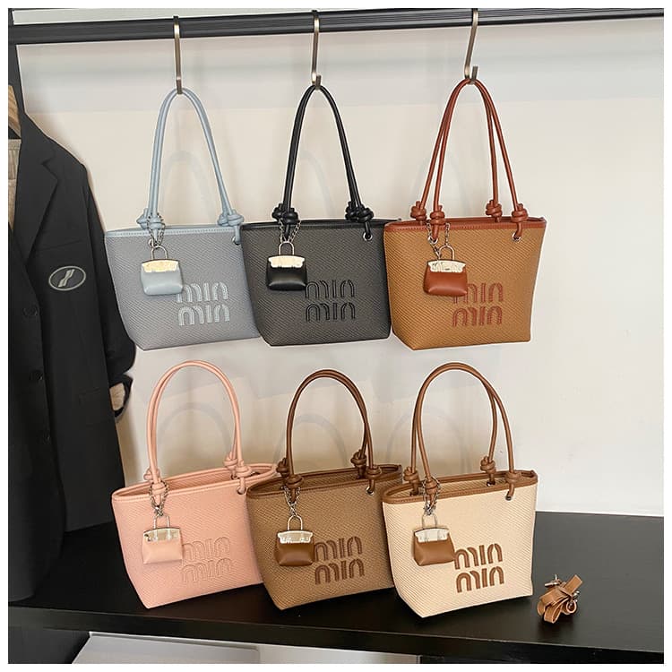 Ins Unique Design Handbag Women 2025 New Korean Style Shoulder Bag Textured Crossbody Bag Bags Women Fashion