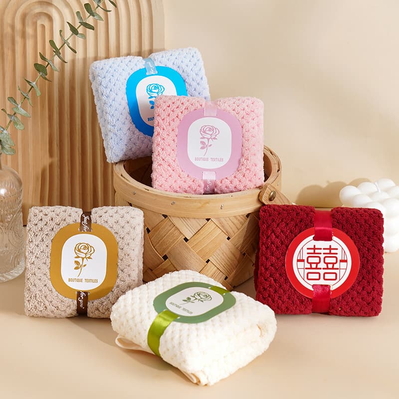 Souvenir Towels, Coral Fleece Absorbent Towels, Wedding Gifts, Trendy Creative Towels with Tulips and Bears
