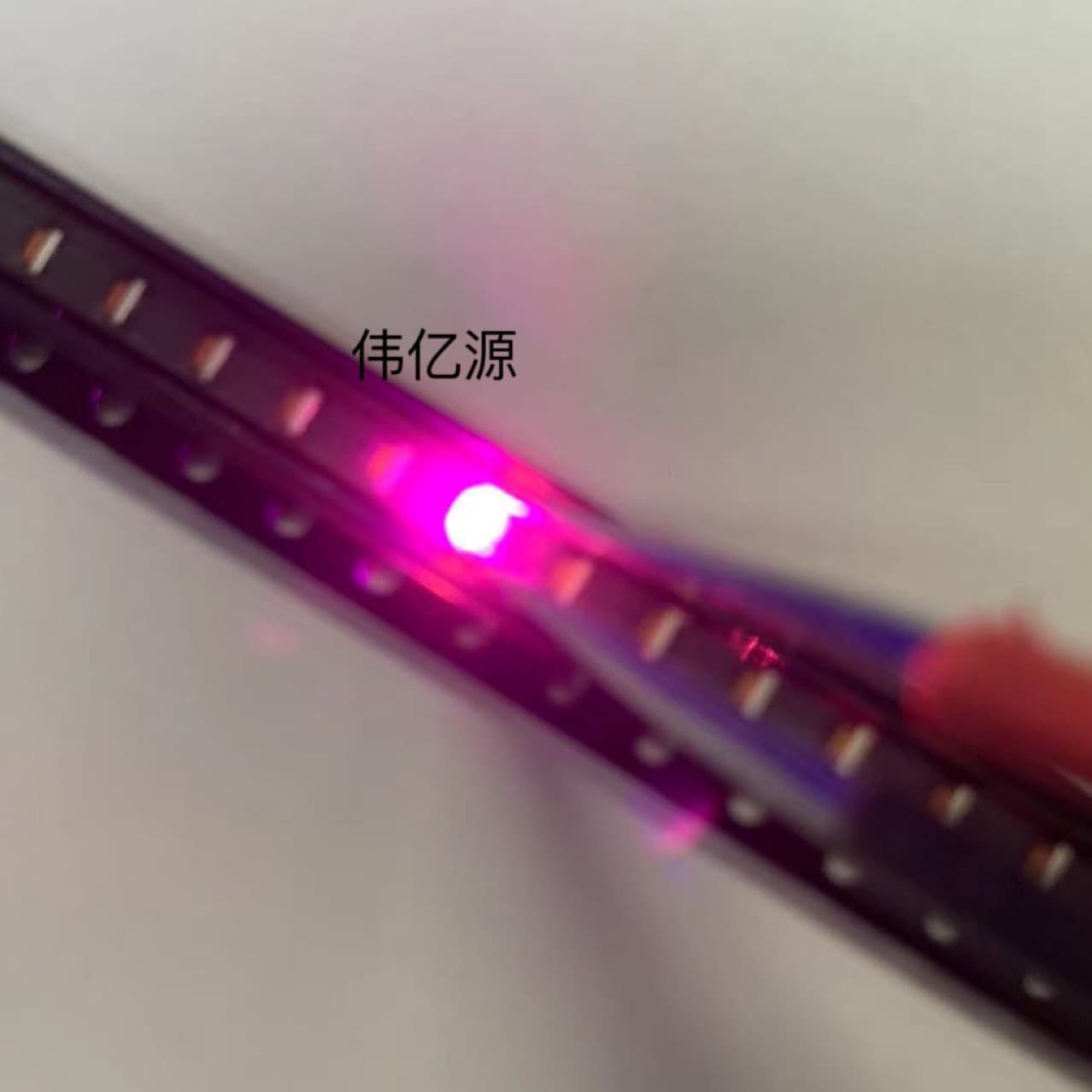0602 Pink Side-mounted LED High Brightness; 0603 Side-mounted Pink Light, Horizontal Mount.