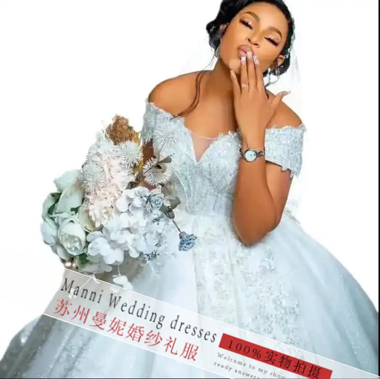 2024 New Foreign Trade Wedding Dress European and American Cross-Border Bridal Lace Off-Shoulder Deep V Wedding Dress Pettiskirt