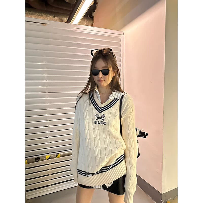 COOKADAILY Mermaid_London Art Student Embroidered Twist Sweater Women's Autumn and Winter New V-neck Knitted Top