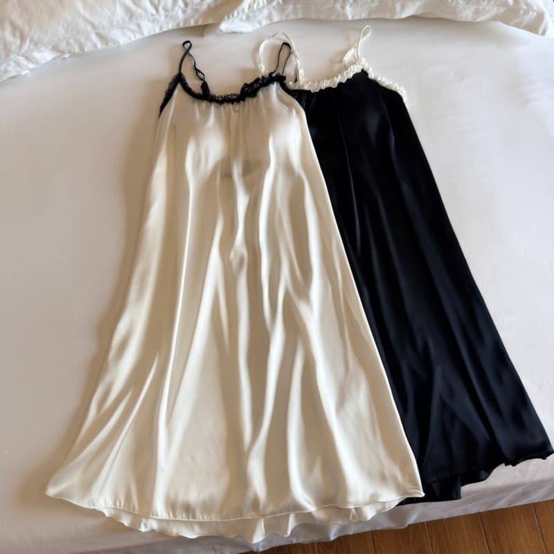 French style pure lust style ice silk pajamas with breast pads for women summer new sexy backless suspender nightgown short skirt home clothes