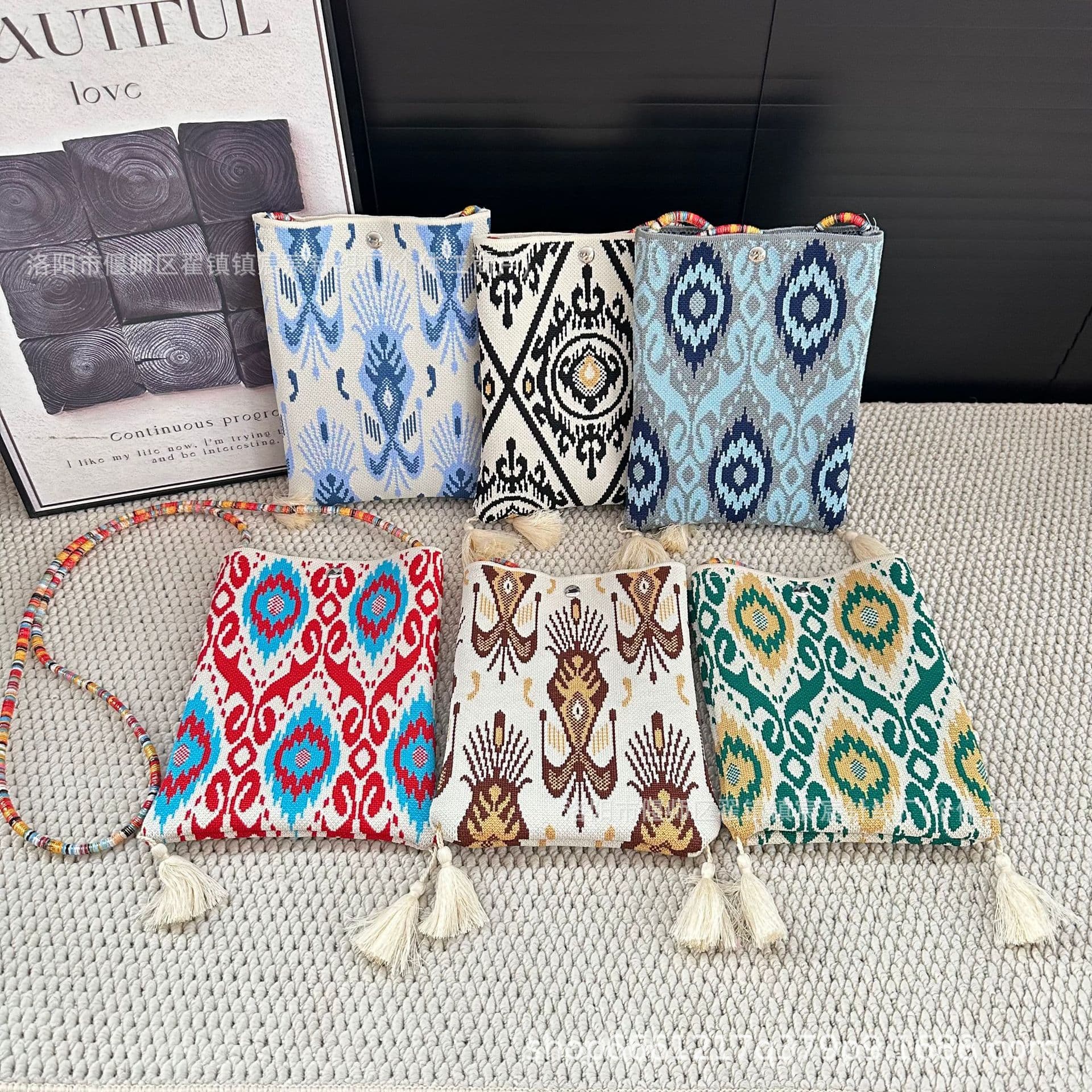 Factory Wholesale Xinjiang Cultural Creative Gift Handbag Travel Crossbody Bag Group Souvenir Specialty Pattern Women's Bag Aide