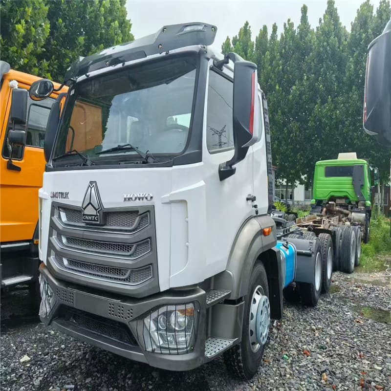 Used Howo dual-drive tractor unit, 375 horsepower, for export sale. Used transport tractor unit.