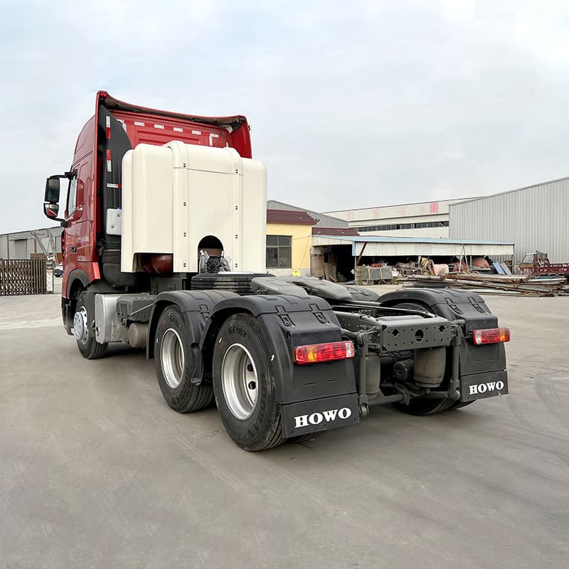 For sale: Howo T7 tractor unit, 8-wheel tractor trailer, 430 horsepower cargo transport vehicle.