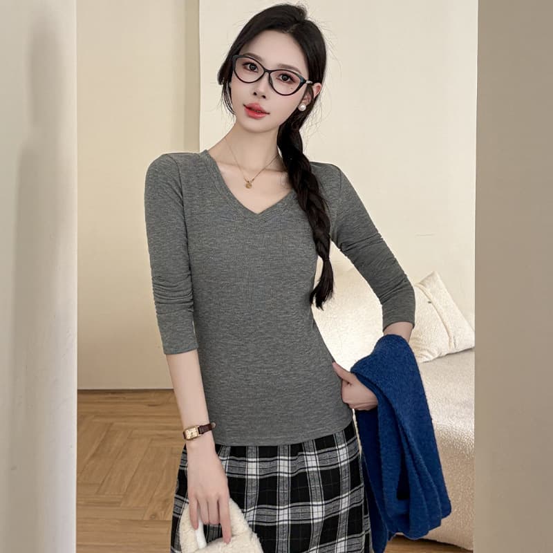 Gray V-neck bottoming shirt for women that can be worn inside or outside 2025 early autumn new brushed long-sleeved slimming top