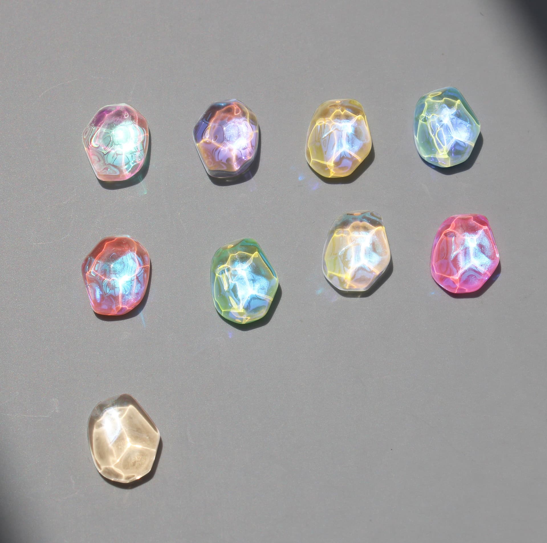 Trending New Ice Crystal Flat-Back Rhinestone Nail Art Irregular Iridescent Mocha Water Wave Glass Rhinestone Accessories